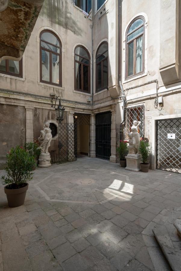 Venice Palace Tintoretto By Wonderful Italy Exterior foto